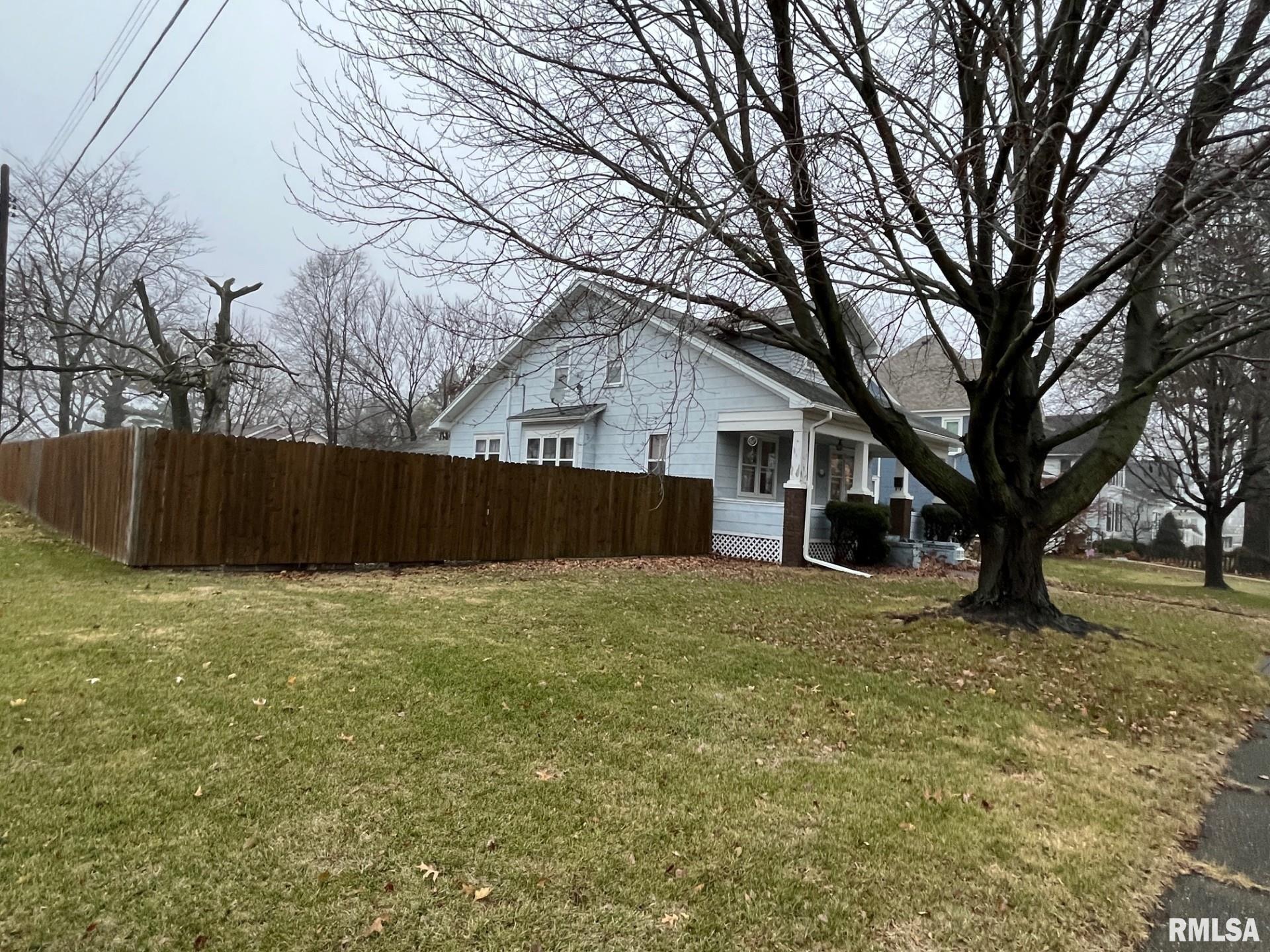 249 Dwight Street Kewanee, IL 61443 - Photo 4 of 24