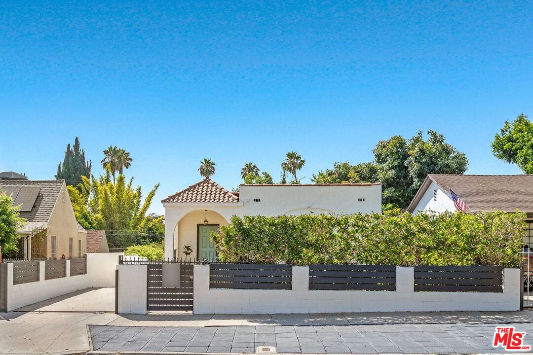 1431 North Benton Way  