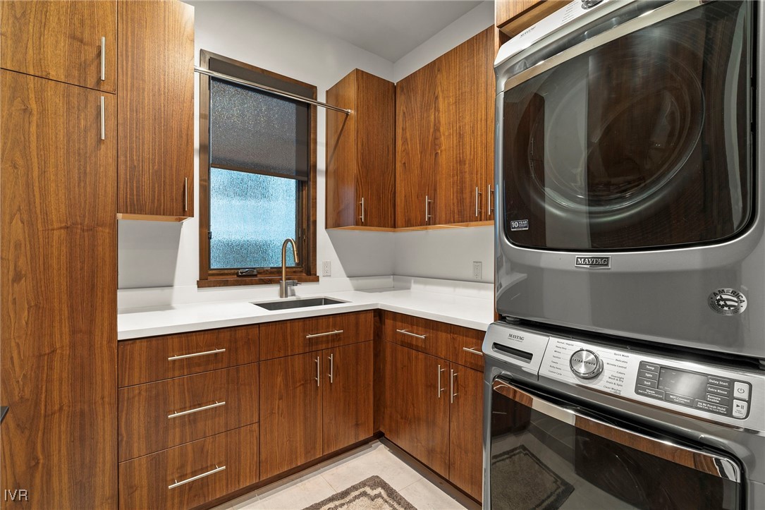 823 Ellen Court Incline Village, NV 89451 - Photo 39 of 45 a kitchen with a sink and a stove top oven