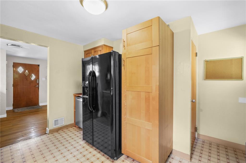 1654 Hollyrood Road Pittsburgh, PA 15227 - Photo 21 of 33 a bathroom with a shower
