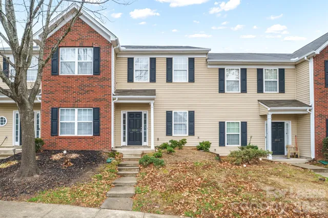 $1,700 | 2270 Winthrop Chase Drive, Charlotte, NC 28212