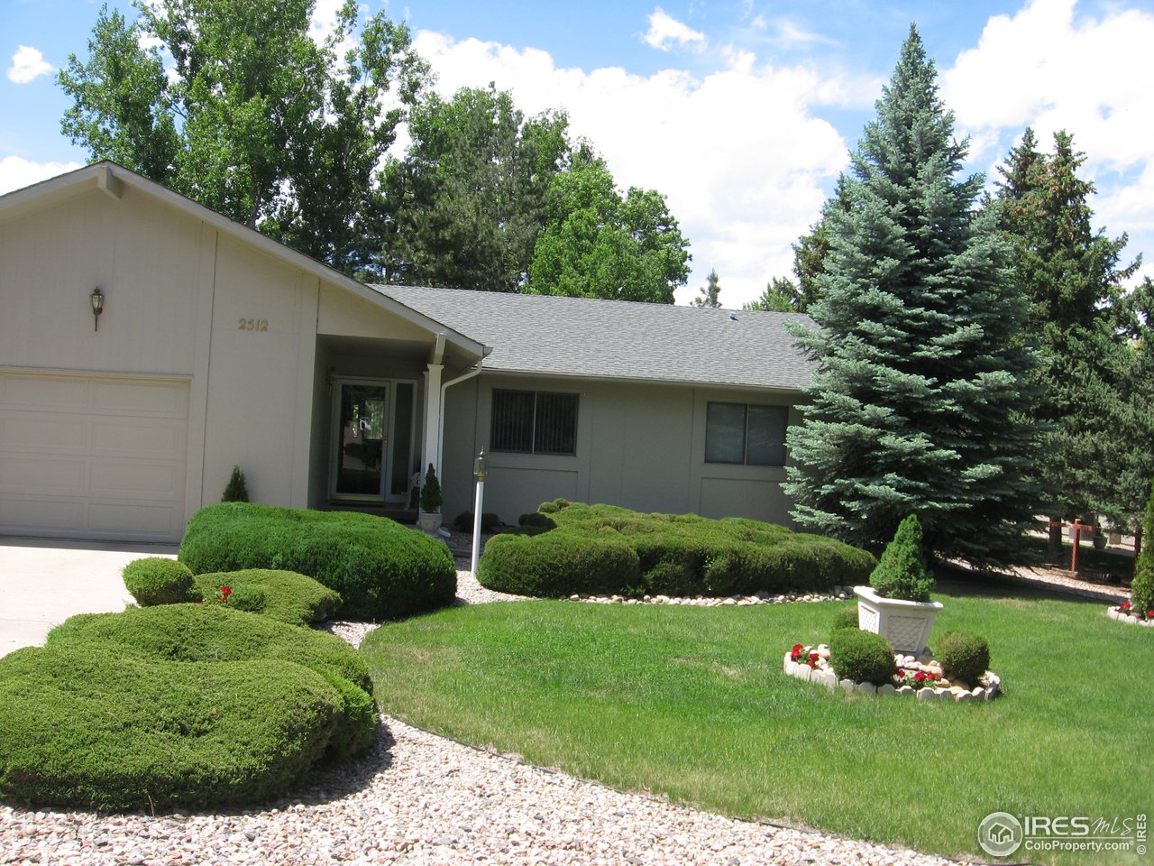 Close up of front yard