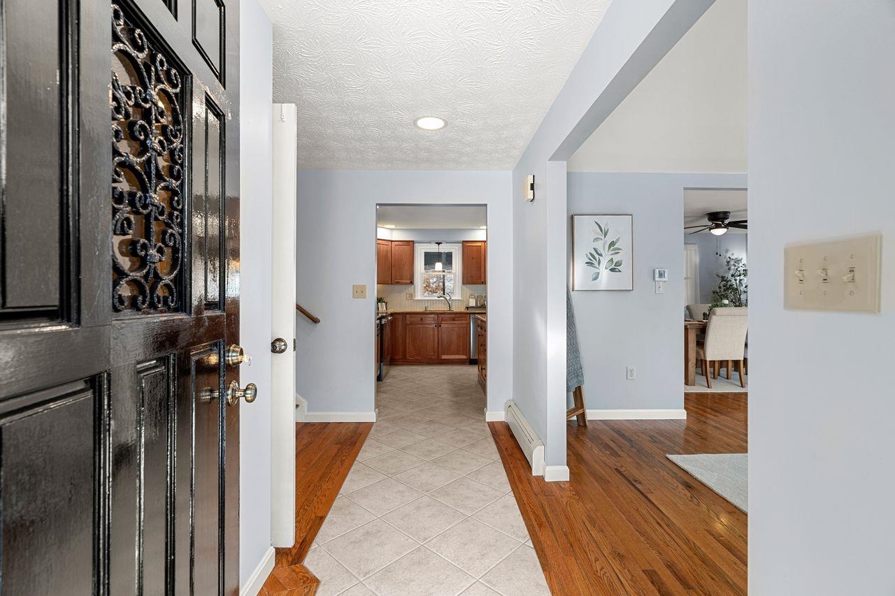 24 Beechwood Road Hudson, NH 03051 - Photo 14 of 58