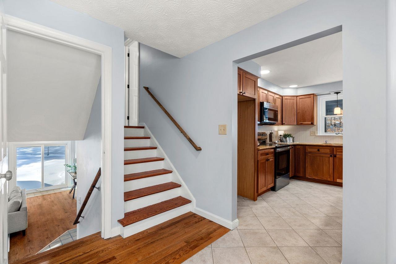 24 Beechwood Road Hudson, NH 03051 - Photo 18 of 58