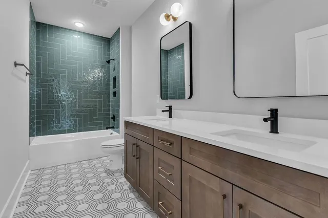 $1,249,990 | 3989 Kathie Drive, Thompson's Station, TN 37179