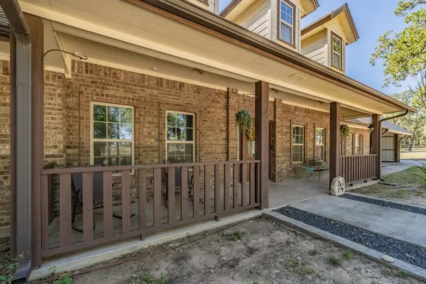 $639,000 | 2865 West J E Woody Road, Springtown, TX 76082