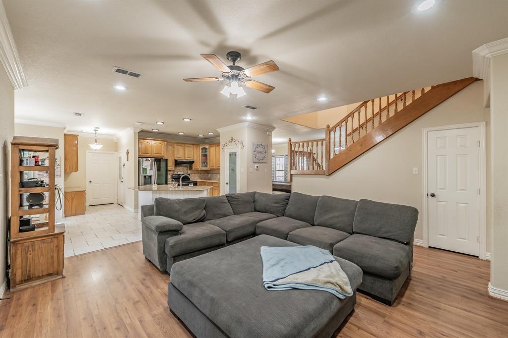 2865 West J E Woody Road Springtown, TX 76082 - Photo 11 of 33