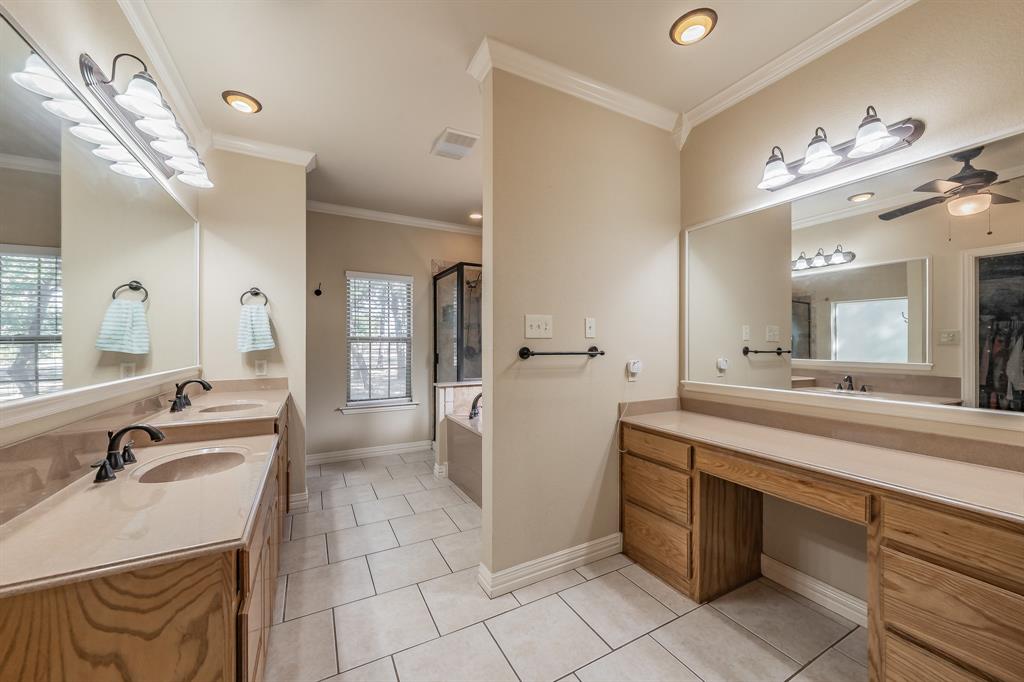 2865 West J E Woody Road Springtown, TX 76082 - Photo 12 of 33