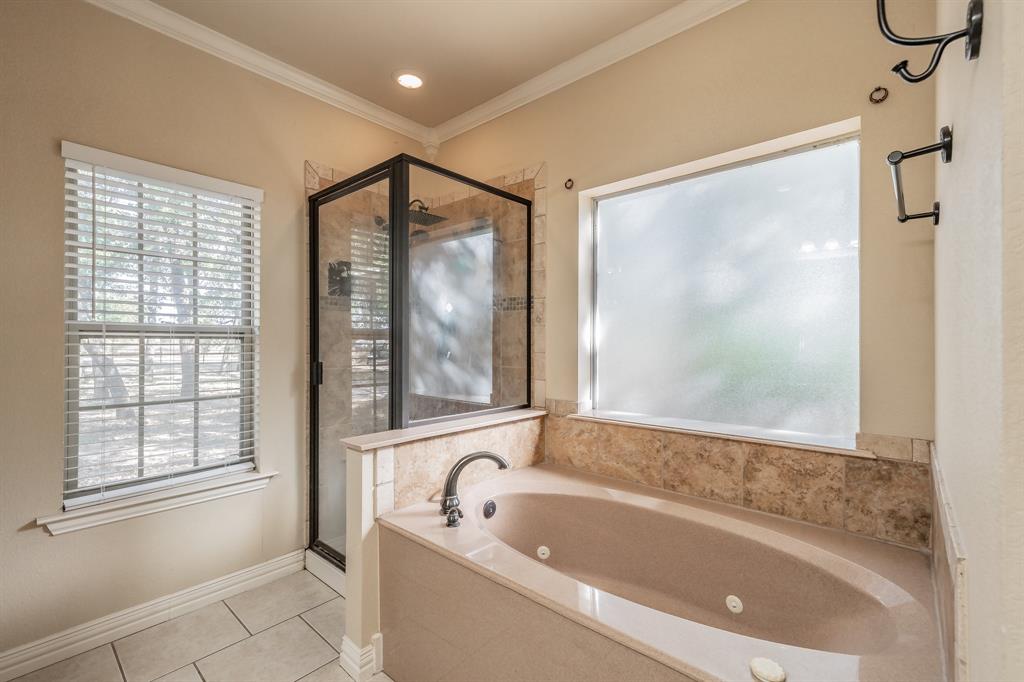 2865 West J E Woody Road Springtown, TX 76082 - Photo 13 of 33
