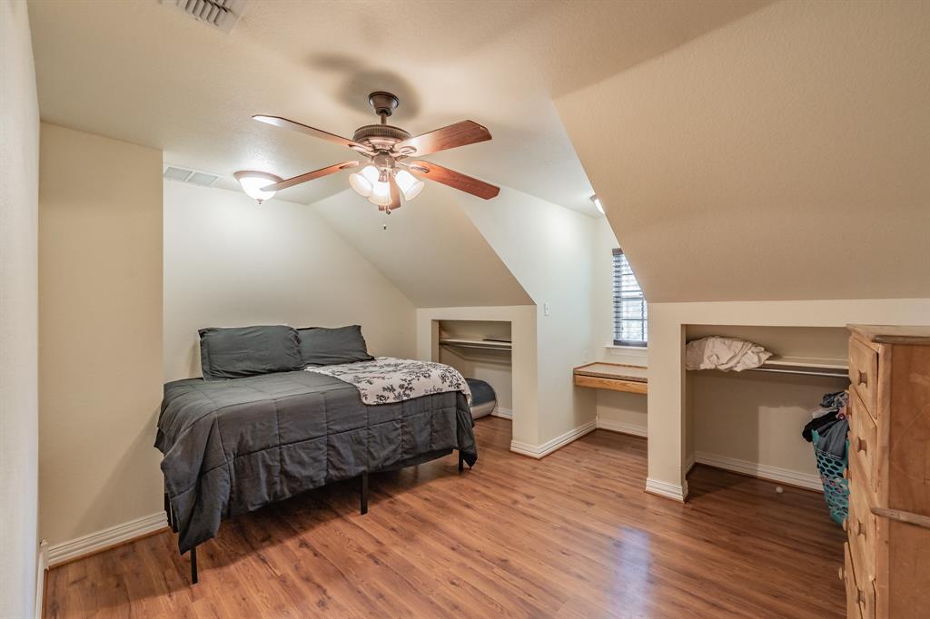 2865 West J E Woody Road Springtown, TX 76082 - Photo 18 of 33