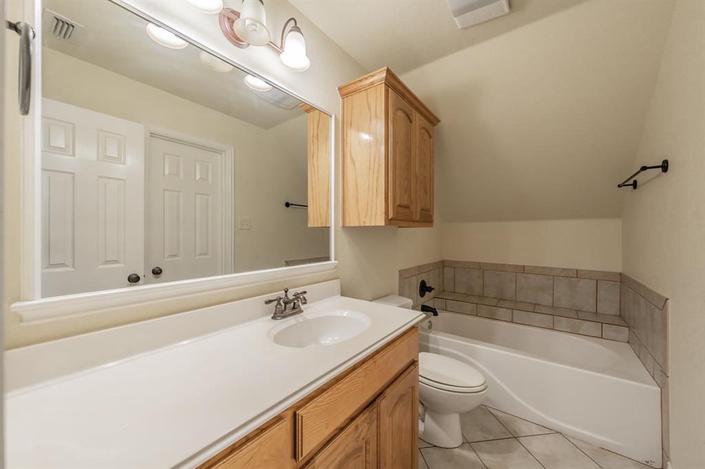 2865 West J E Woody Road Springtown, TX 76082 - Photo 20 of 33