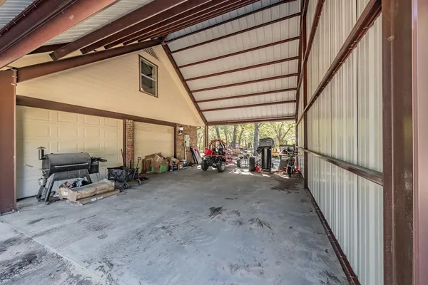 $639,000 | 2865 West J E Woody Road, Springtown, TX 76082