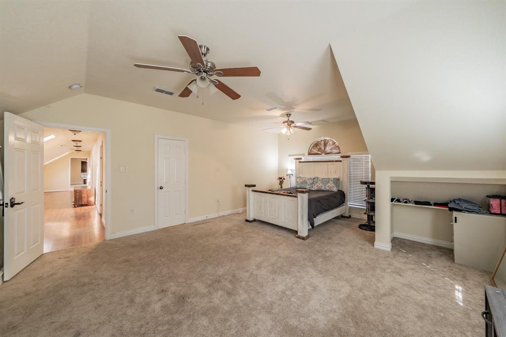 2865 West J E Woody Road Springtown, TX 76082 - Photo 21 of 33