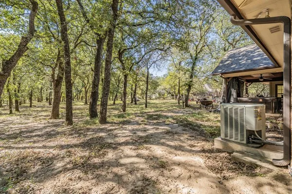 $639,000 | 2865 West J E Woody Road, Springtown, TX 76082