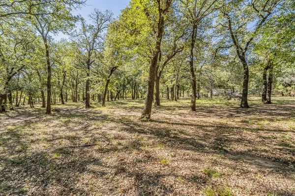 $639,000 | 2865 West J E Woody Road, Springtown, TX 76082