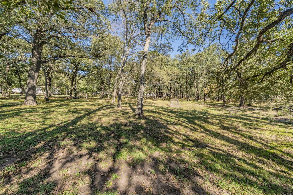 2865 West J E Woody Road Springtown, TX 76082 - Photo 30 of 33