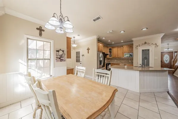 $639,000 | 2865 West J E Woody Road, Springtown, TX 76082