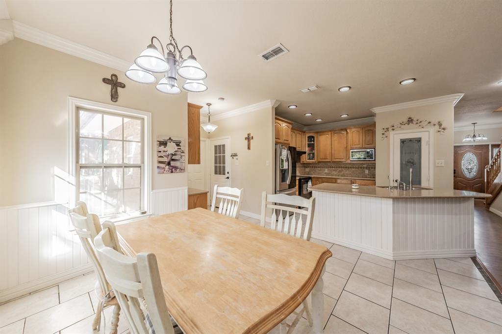 2865 West J E Woody Road Springtown, TX 76082 - Photo 10 of 33