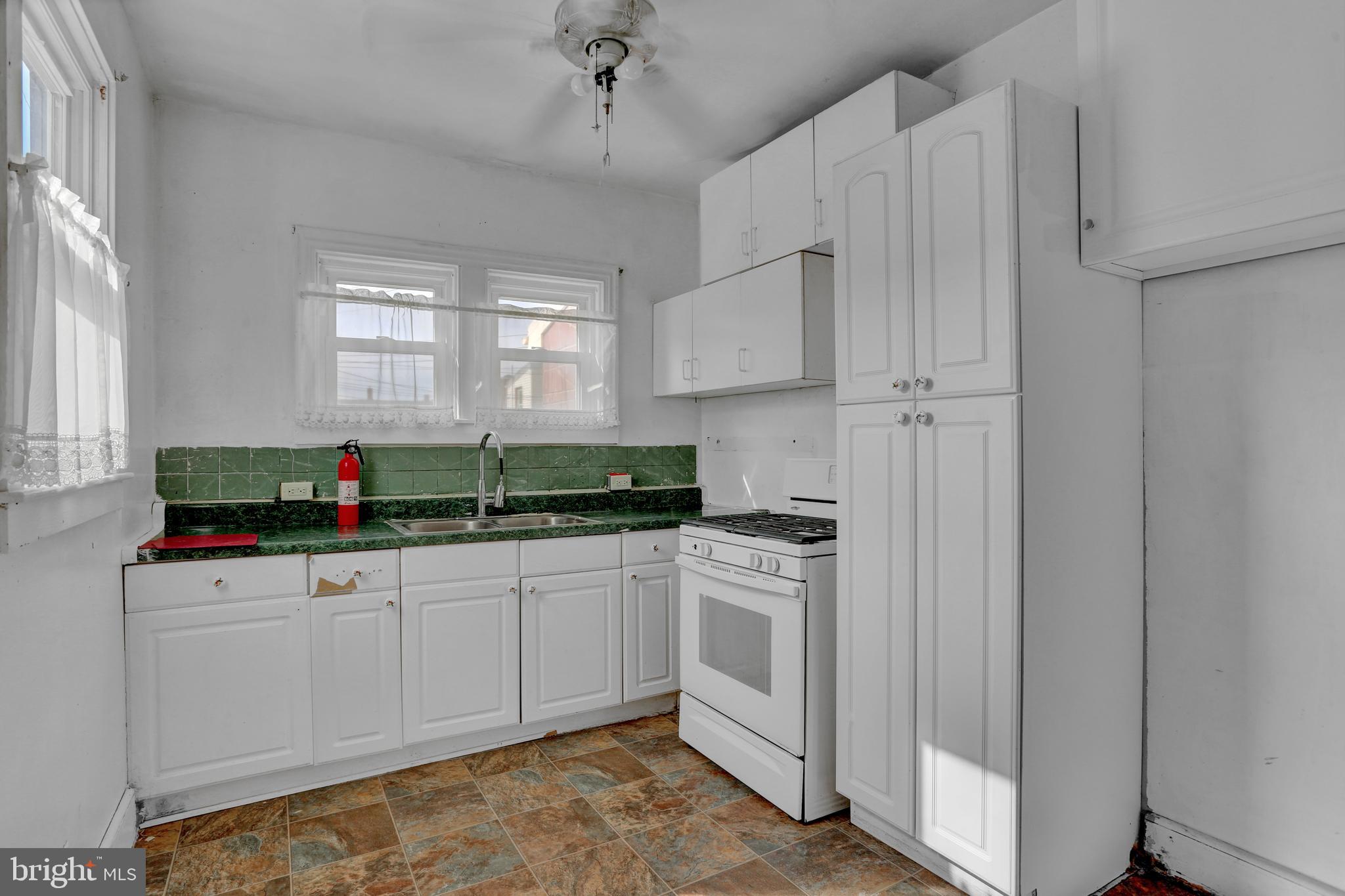 1060 Pike Street Reading, PA 19604 - Photo 11 of 24