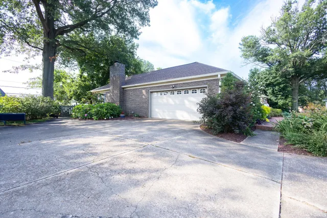 $445,000 | 9655 Arlington Court, Newburgh, IN 47630