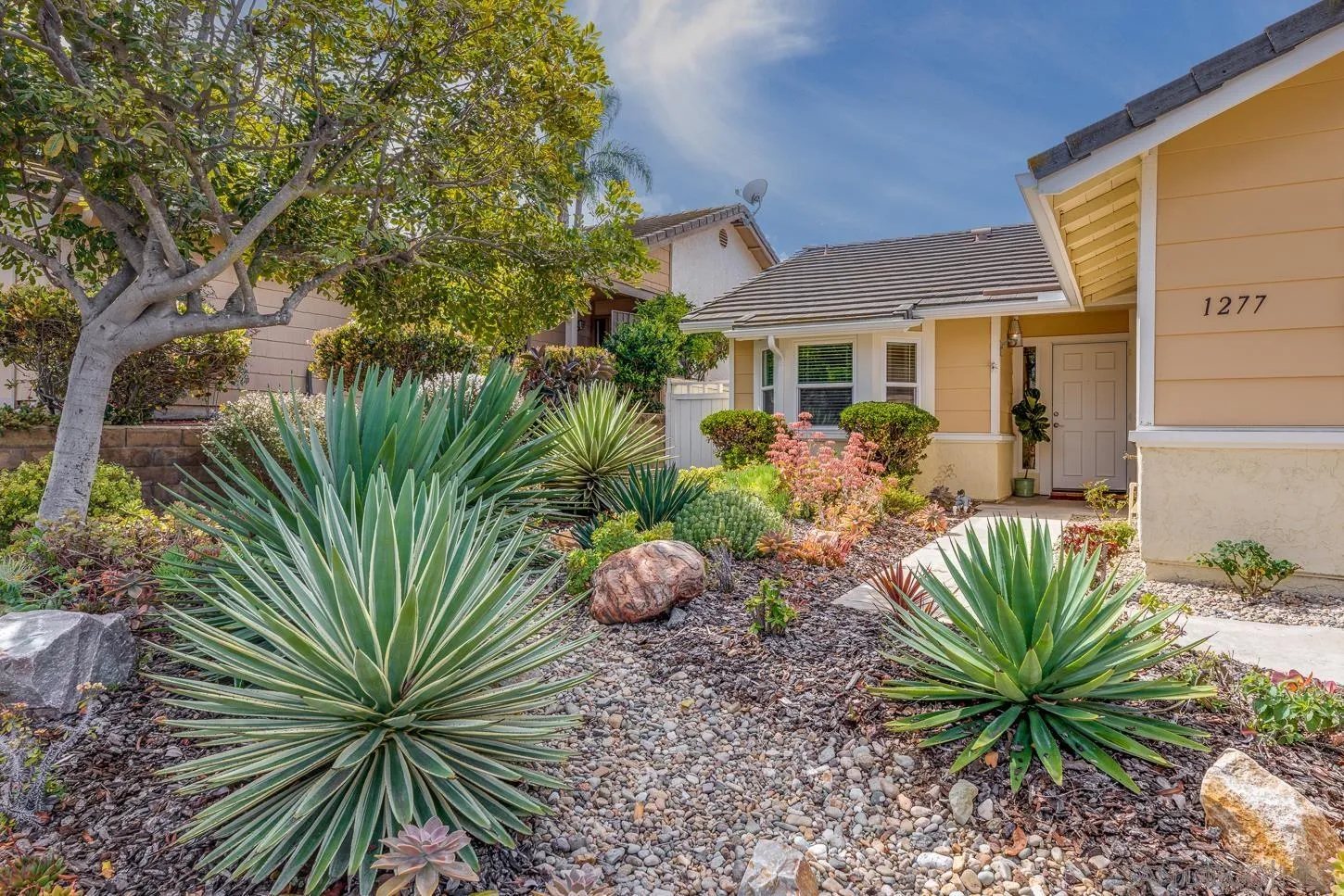 1277 Longfellow Road Vista, CA 92081 - Photo 4 of 37 Gallery Image 4