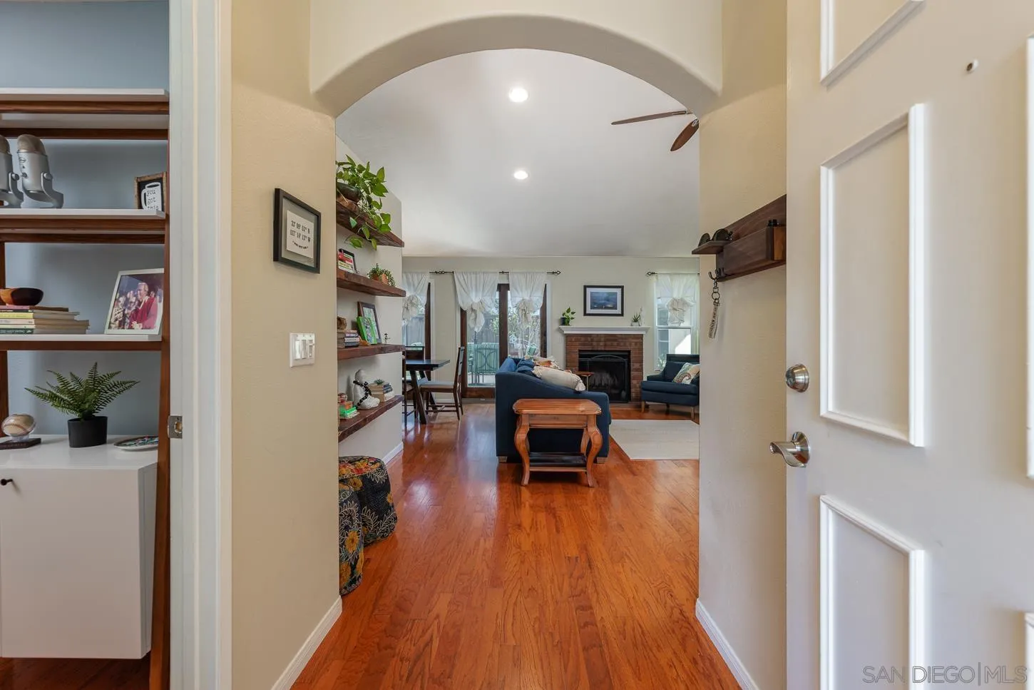 1277 Longfellow Road Vista, CA 92081 - Photo 6 of 37 Gallery Image 6