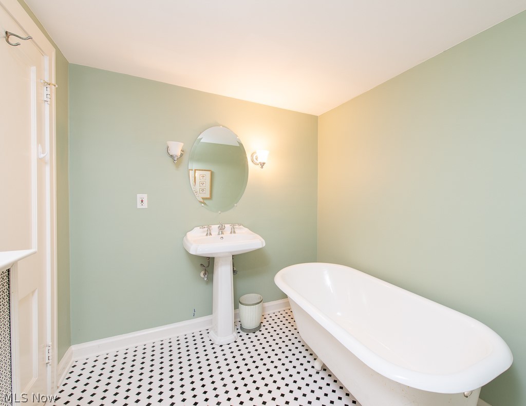 18003 Fernway Road Beachwood, OH 44122 - Photo 27 of 33