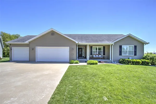 $389,900 | 775 Pearl Court, Mount Zion, IL 62549