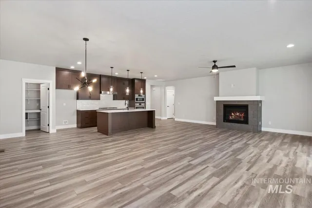 $649,900 | 6227 South Corsican Avenue, Meridian, ID 83642