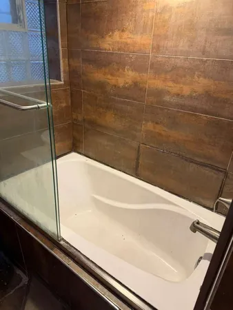 $115,000 | 4012 West Ainslie Street, Unit G, Chicago, IL 60630