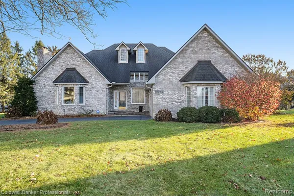 $557,750 | 3972 Chevron Drive, Highland, MI 48356