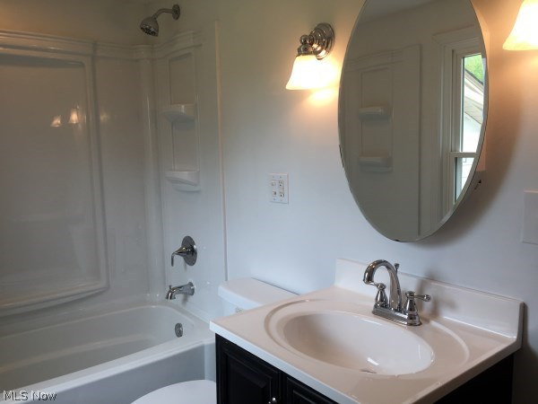 781 Howland Wilson Road Northeast Warren, OH 44484 - Photo 25 of 30 Completely remodeled guest bath