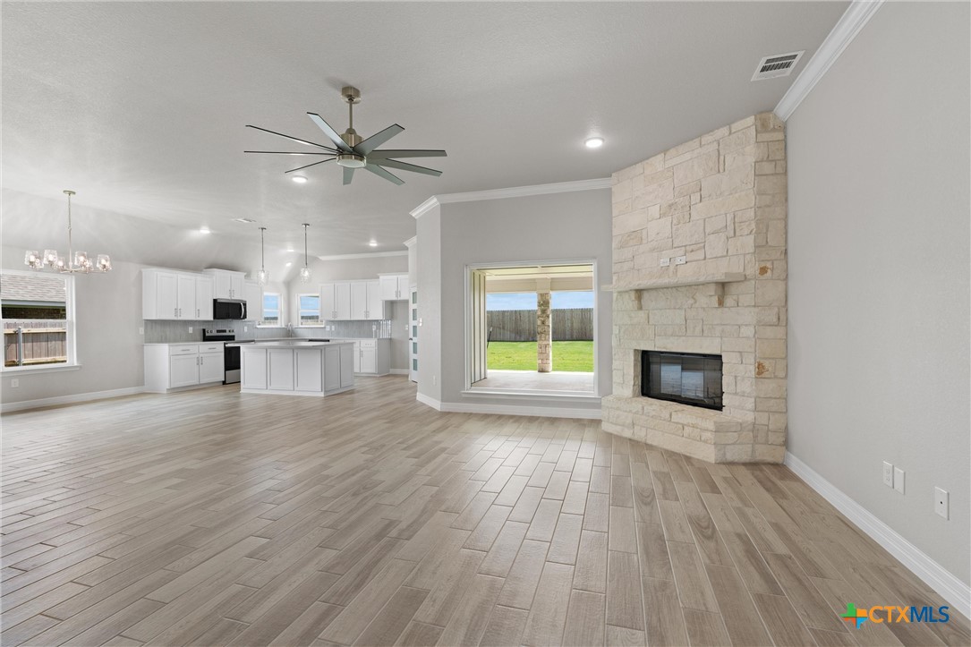 1313 Red Rock Road Hewitt, TX 76643 - Photo 4 of 30