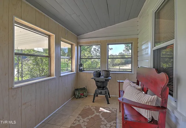 $229,500 | 3124 Hickory Tree Road, Bluff City, TN 37618