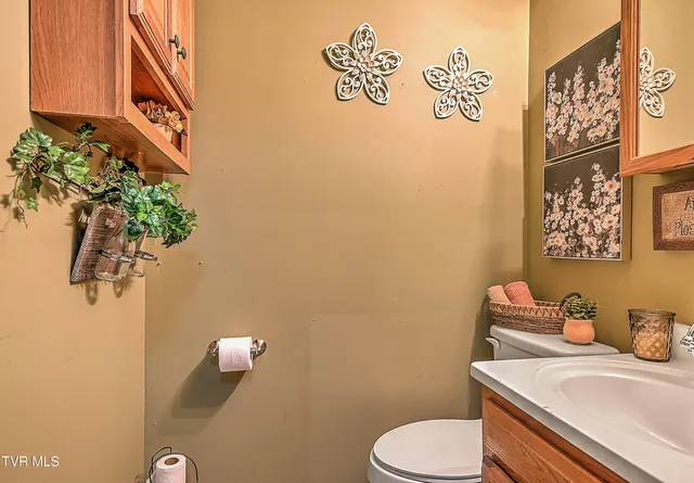 $229,500 | 3124 Hickory Tree Road, Bluff City, TN 37618