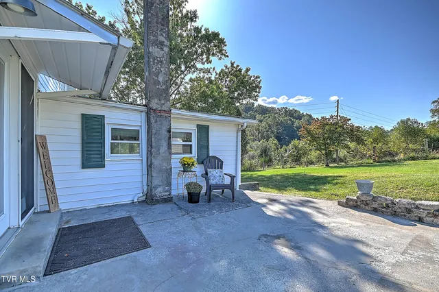 $229,500 | 3124 Hickory Tree Road, Bluff City, TN 37618