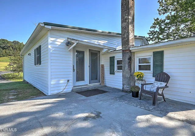 $229,500 | 3124 Hickory Tree Road, Bluff City, TN 37618