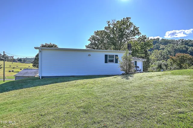 $229,500 | 3124 Hickory Tree Road, Bluff City, TN 37618