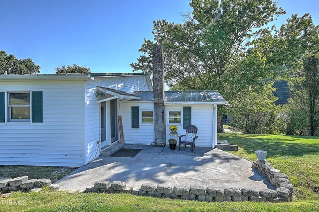 $229,500 | 3124 Hickory Tree Road, Bluff City, TN 37618