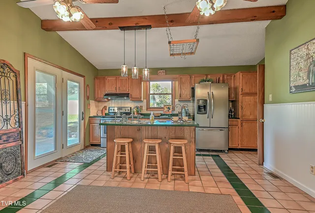 $229,500 | 3124 Hickory Tree Road, Bluff City, TN 37618