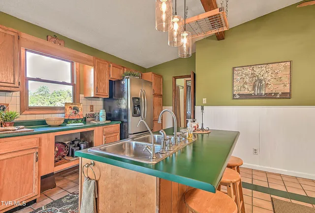 $229,500 | 3124 Hickory Tree Road, Bluff City, TN 37618