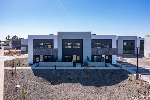 $2,495 | 432 South 32nd Street, Unit 127, Mesa, AZ 85204