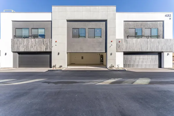 $2,495 | 432 South 32nd Street, Unit 127, Mesa, AZ 85204