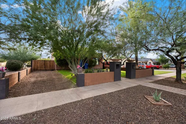 $575,000 | 1629 West Willetta Street, Phoenix, AZ 85007