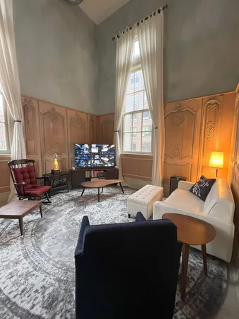 $1,985 | 214 4th Street East, Unit 101, St. Paul, MN 55101