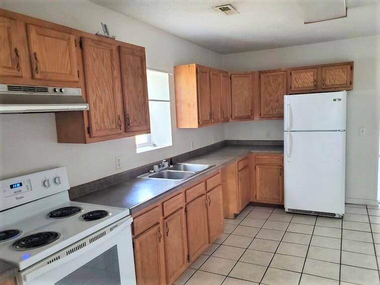 3392 North Whitehall Road Muskegon, MI 49445 - Photo 12 of 33 218245092_278557810696663_19896876754702