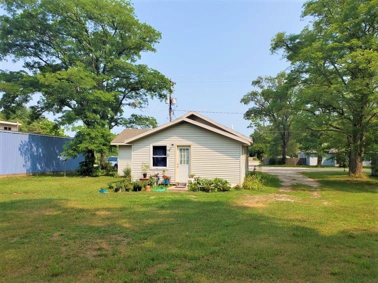 3392 North Whitehall Road Muskegon, MI 49445 - Photo 4 of 33 222407250_554148805622102_60269465512687
