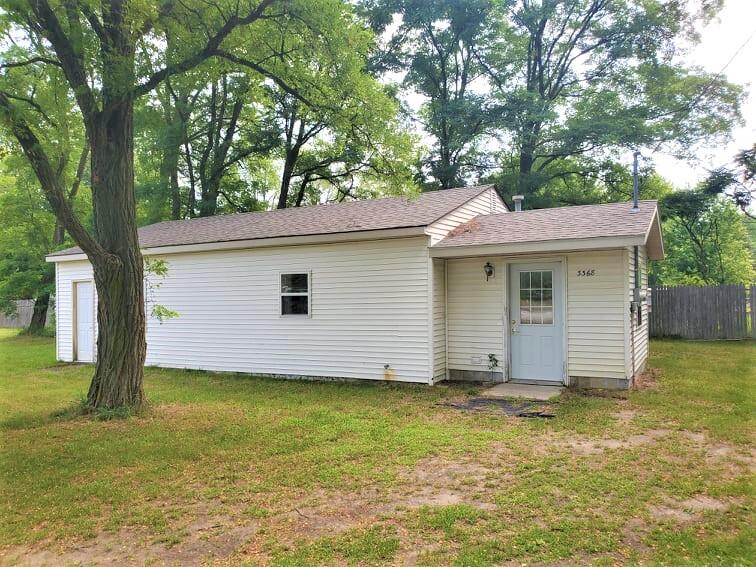 3392 North Whitehall Road Muskegon, MI 49445 - Photo 9 of 33 218840396_229754252350631_37603825273516