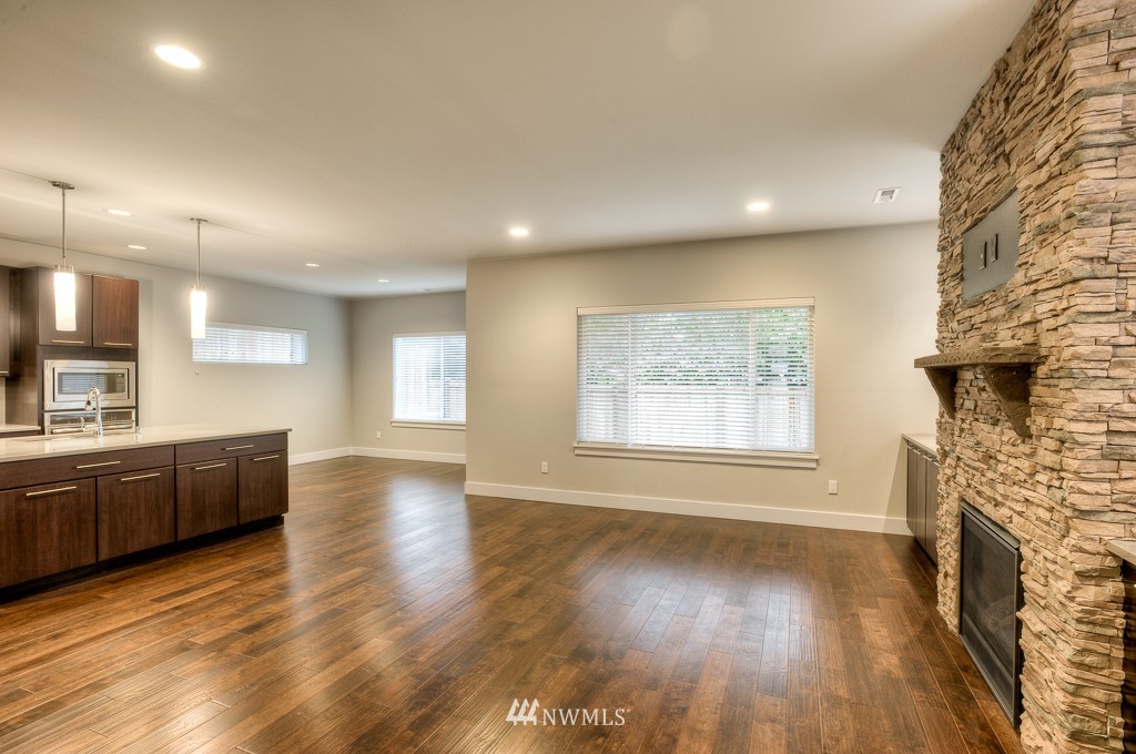 20627 Richmond Road, Unit 3 Bothell, WA 98012 - Photo 2 of 14