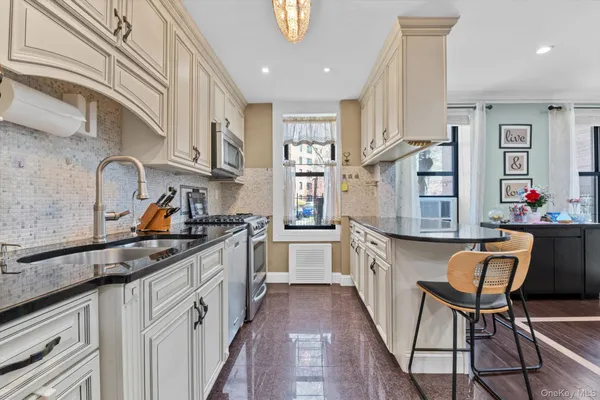 $419,999 | 83-11 139th Street, Unit 1F | Briarwood